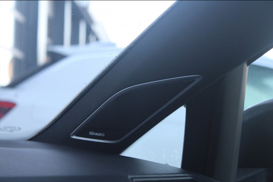 Volkswagen Golf 2.0 TSI GTI TCR | Dynaudio | DCC | ACC| Camera | 1e Lak