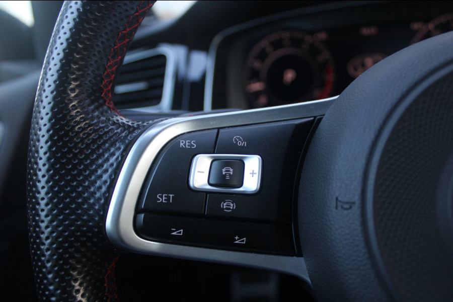 Volkswagen Golf 2.0 TSI GTI TCR | Dynaudio | DCC | ACC| Camera | 1e Lak