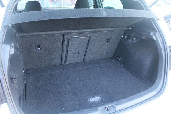 Volkswagen Golf 2.0 TSI GTI TCR | Dynaudio | DCC | ACC| Camera | 1e Lak