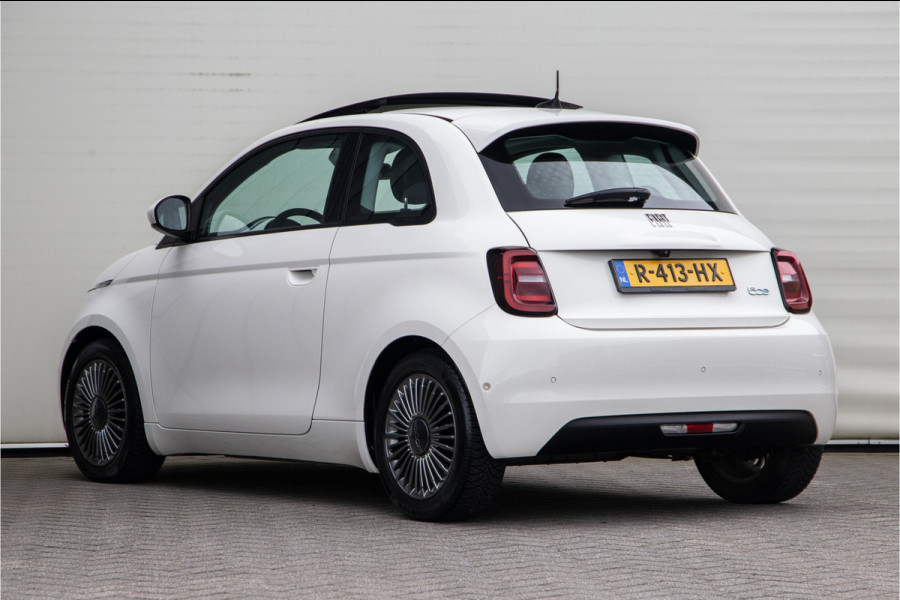 Fiat 500 Icon 42 kWh Panorama, Carplay, Stoelverwarming