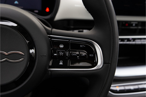 Fiat 500 Icon 42 kWh Panorama, Carplay, Stoelverwarming