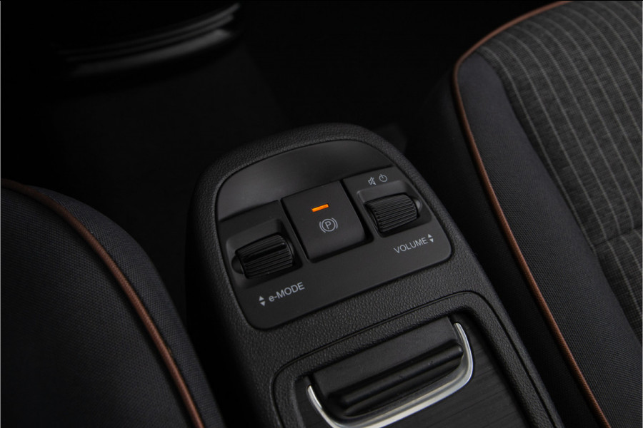 Fiat 500 Icon 42 kWh Panorama, Carplay, Stoelverwarming