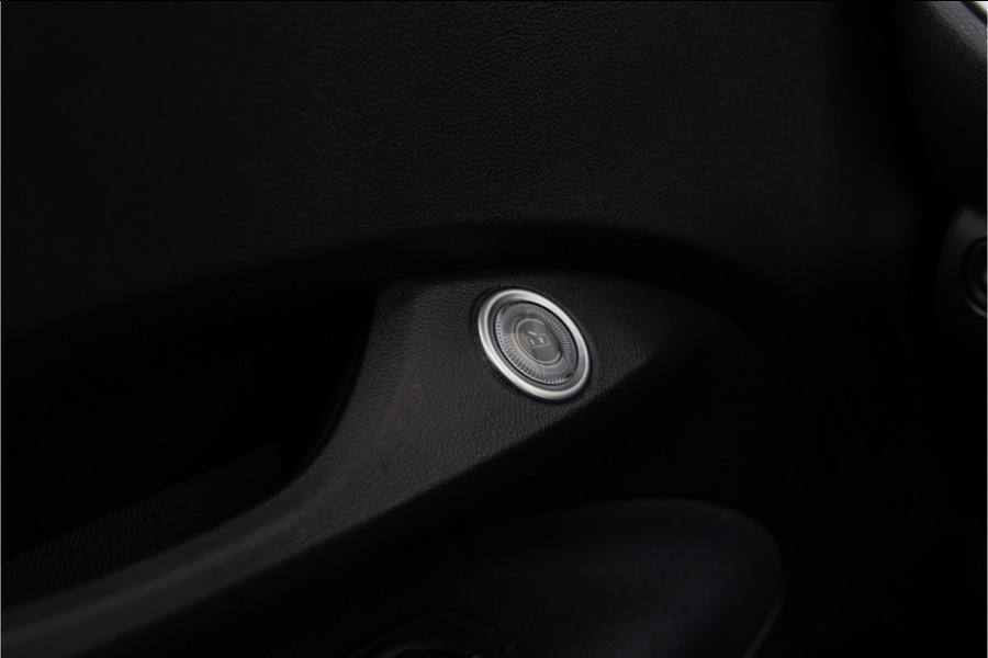 Fiat 500 Icon 42 kWh Panorama, Carplay, Stoelverwarming