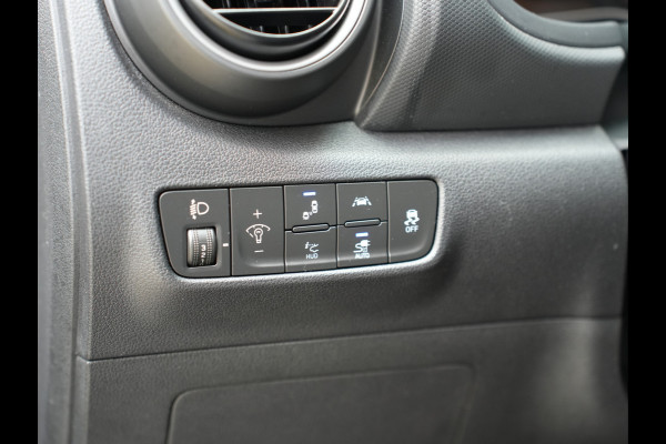 Hyundai Kona EV Limited 64 kWh SOH 99% | Stoelverwarming&ventilatie | Cruise control adaptief met stop&go en stuurhulp | Head-up display