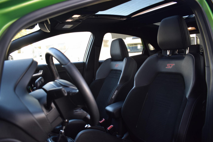 Ford Puma 1.5 EcoBoost ST-X | 170 PK | Pano | Sportstoelen | Stuur- en Stoelverwarming