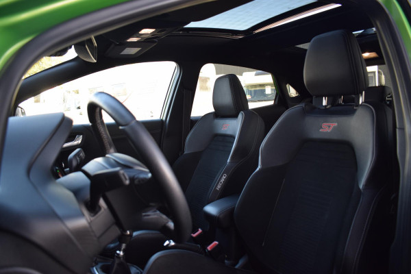 Ford Puma 1.5 EcoBoost ST-X | 170 PK | Pano | Sportstoelen | Stuur- en Stoelverwarming