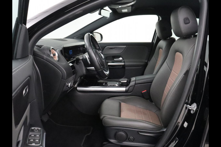 Mercedes-Benz EQA 250 Business Solution Luxury 67 kWh | SOH 96,1% | Keyless Entry | LED | Trekhaak | Sfeerverlichting | Camera |