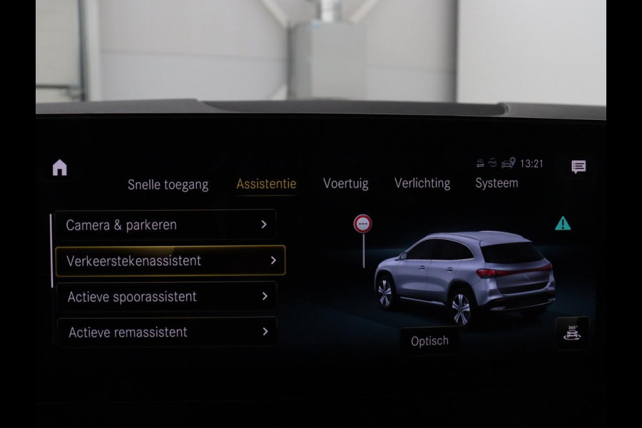 Mercedes-Benz EQA 250 Business Solution Luxury 67 kWh | SOH 96,1% | Keyless Entry | LED | Trekhaak | Sfeerverlichting | Camera |