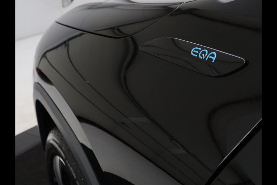 Mercedes-Benz EQA 250 Business Solution Luxury 67 kWh | SOH 96,1% | Keyless Entry | LED | Trekhaak | Sfeerverlichting | Camera |