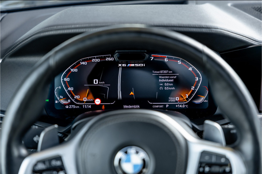 BMW X6 M50i High Executive - M Sport | Panorama | 4-wielsturing | H&K | Soft Close | 360 Camera