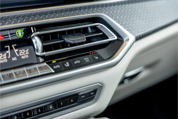 BMW X6 M50i High Executive - M Sport | Panorama | 4-wielsturing | H&K | Soft Close | 360 Camera