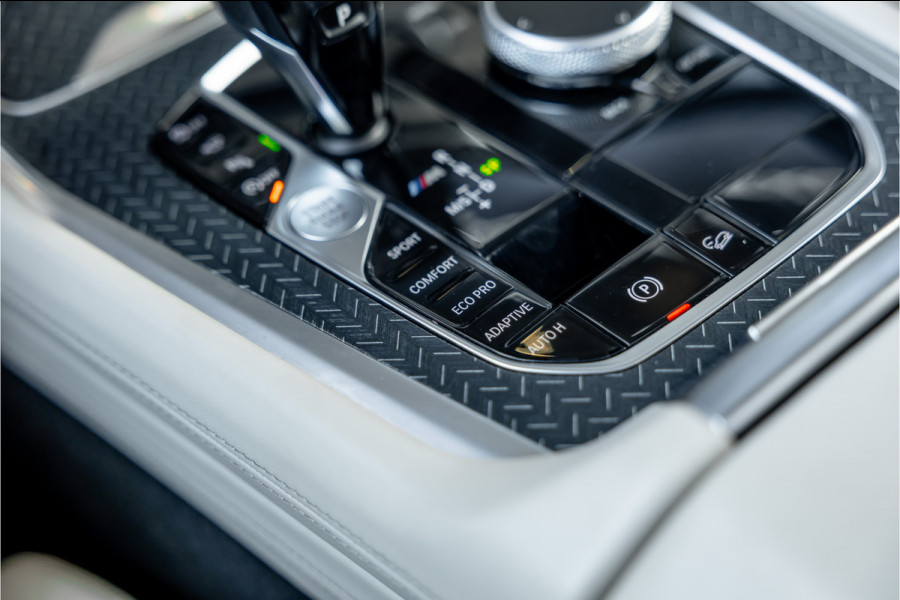 BMW X6 M50i High Executive - M Sport | Panorama | 4-wielsturing | H&K | Soft Close | 360 Camera
