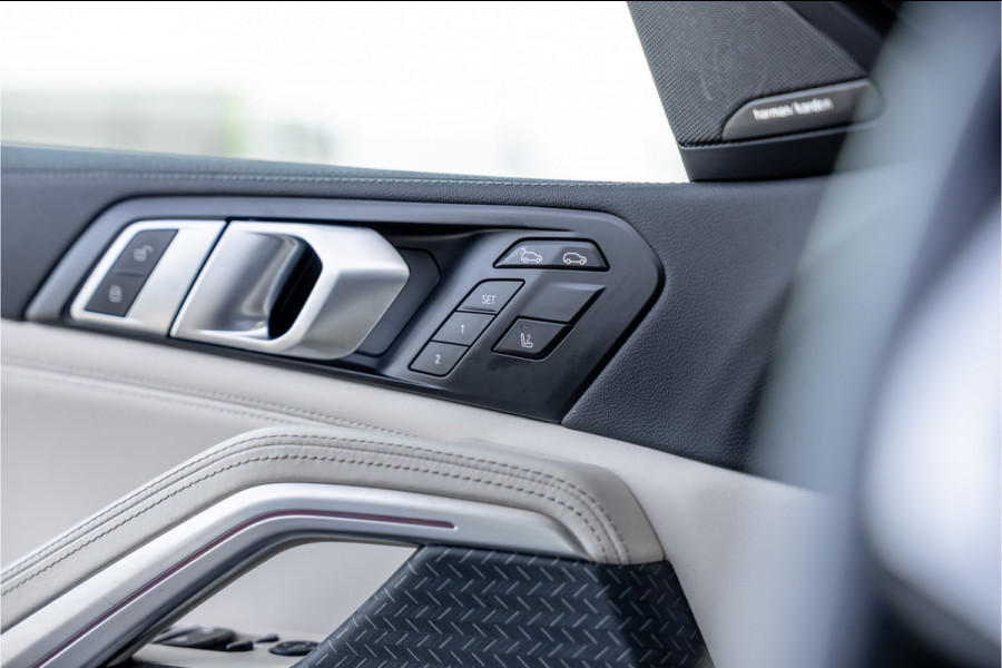BMW X6 M50i High Executive - M Sport | Panorama | 4-wielsturing | H&K | Soft Close | 360 Camera