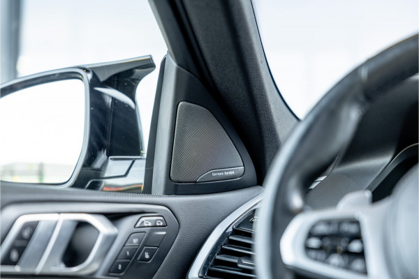 BMW X6 M50i High Executive - M Sport | Panorama | 4-wielsturing | H&K | Soft Close | 360 Camera