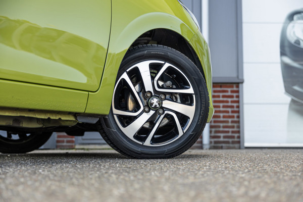 Peugeot 108 1.0 e-VTi Allure / Automaat / 50dkm NAP / Camera / Carplay / Org. NL / Keyless Entry