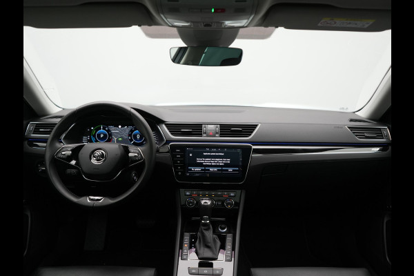 Škoda Superb Combi 1.4 TSI iV Laurin & Klement PHEV 218pk Dealer O.H. | Trekhaak Af Fabriek | Panodak | Adaptive Cruise | 360 Camera | Canton Audio | Lederen Comfortstoelen Memory & Massage & Ventilatie | Sfeerverlichting | Stoelen & Stuur Verwarmd | BLIS | Keyless | Plug In Hybrid |
