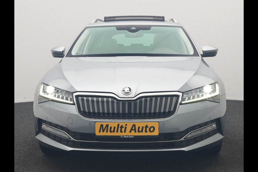 Škoda Superb Combi 1.4 TSI iV Laurin & Klement PHEV 218pk Dealer O.H. | Trekhaak Af Fabriek | Panodak | Adaptive Cruise | 360 Camera | Canton Audio | Lederen Comfortstoelen Memory & Massage & Ventilatie | Sfeerverlichting | Stoelen & Stuur Verwarmd | BLIS | Keyless | Plug In Hybrid |