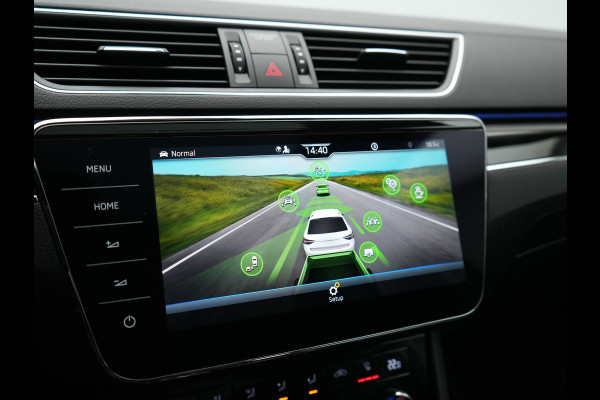 Škoda Superb Combi 1.4 TSI iV Laurin & Klement PHEV 218pk Dealer O.H. | Trekhaak Af Fabriek | Panodak | Adaptive Cruise | 360 Camera | Canton Audio | Lederen Comfortstoelen Memory & Massage & Ventilatie | Sfeerverlichting | Stoelen & Stuur Verwarmd | BLIS | Keyless | Plug In Hybrid |