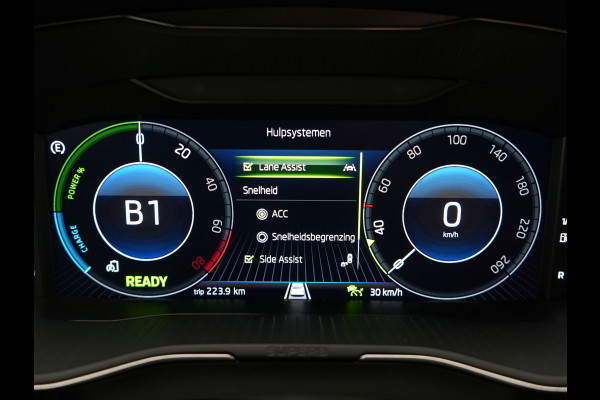 Škoda Superb Combi 1.4 TSI iV Laurin & Klement PHEV 218pk Dealer O.H. | Trekhaak Af Fabriek | Panodak | Adaptive Cruise | 360 Camera | Canton Audio | Lederen Comfortstoelen Memory & Massage & Ventilatie | Sfeerverlichting | Stoelen & Stuur Verwarmd | BLIS | Keyless | Plug In Hybrid |
