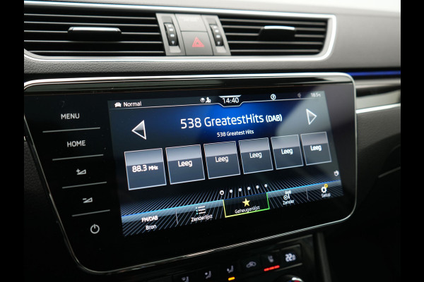 Škoda Superb Combi 1.4 TSI iV Laurin & Klement PHEV 218pk Dealer O.H. | Trekhaak Af Fabriek | Panodak | Adaptive Cruise | 360 Camera | Canton Audio | Lederen Comfortstoelen Memory & Massage & Ventilatie | Sfeerverlichting | Stoelen & Stuur Verwarmd | BLIS | Keyless | Plug In Hybrid |