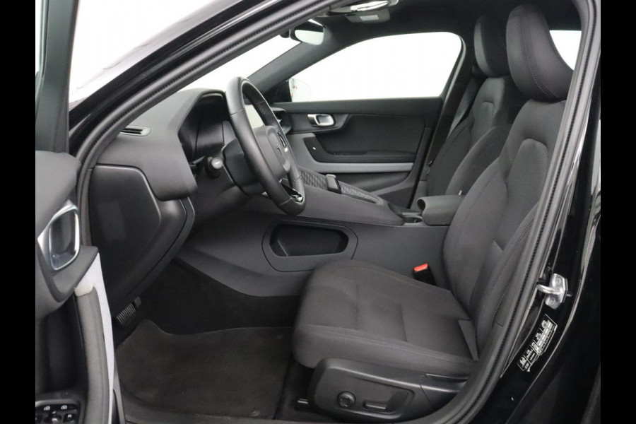 Polestar 2 Standard Range Single Motor 63kWh | SOH 89,4% | Stoelverwarming | Camera | Trekhaak | LED | Keyless |