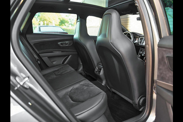 Seat Leon ST 2.0 TSI 4DRIVE CUPRA Schaalstoelen Pano Camera 19 inch Velgen