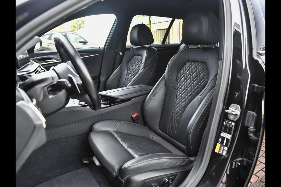 BMW 5 Serie 530e xDrive Business M-sport Laser ACC Leren bekleding 19 inch velgen Trekhaak