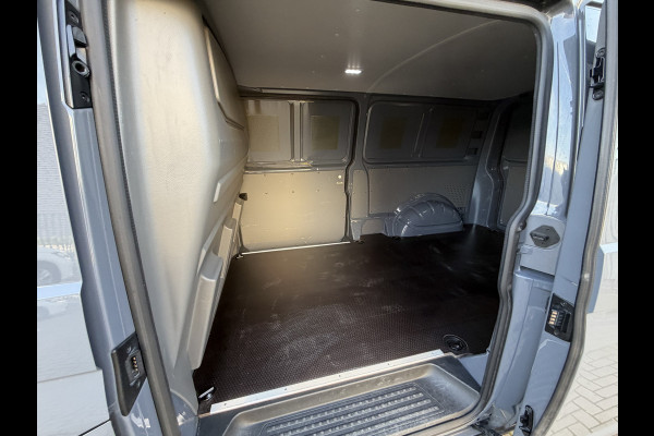 Volkswagen Transporter 2.0 TDI 150PK Euro 6 L2H1 Autmaat/Apple Carplay/Camera