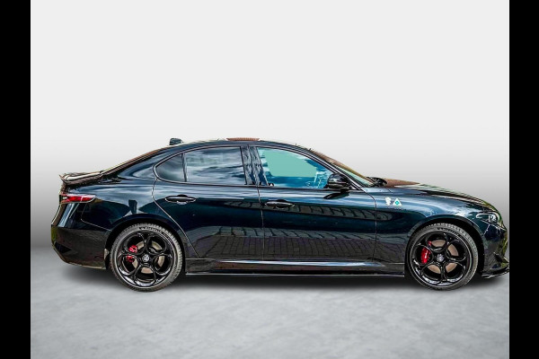 Alfa Romeo Giulia 2.0 Turbo 280pk AWD Veloce | Ragazzon | Schuif/Kanteldak | Stoel&Stuur Verwarming | Adapt. Cruise | Matrix LED | Flippers | Apple Carplay
