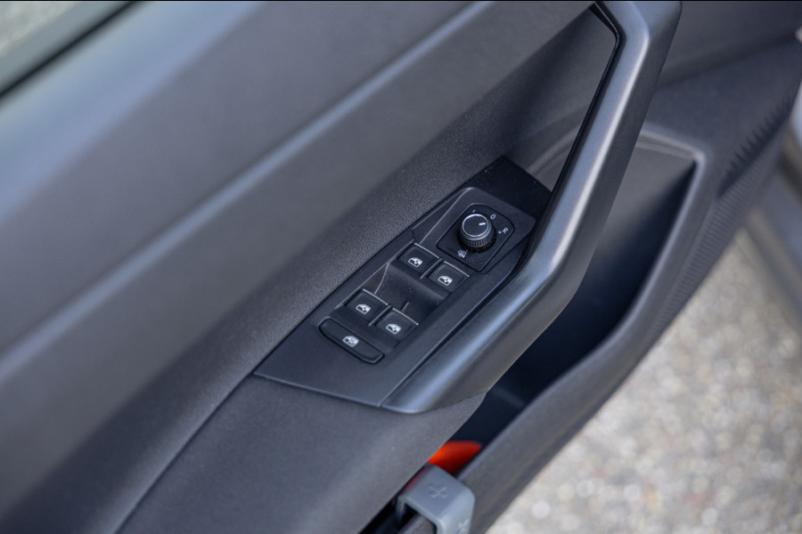 Volkswagen Polo 1.0 TSI Highline / NL-Auto / DAB / Climate Control / Cruise / 158dkm NAP