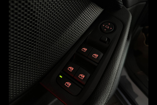 BMW 1-serie 120i High Executive Pano|Sfeer|HuD|Leder|Lane Assist