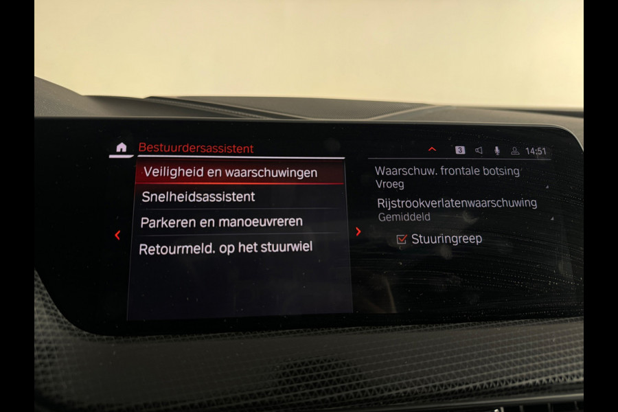 BMW 1-serie 120i High Executive Pano|Sfeer|HuD|Leder|Lane Assist