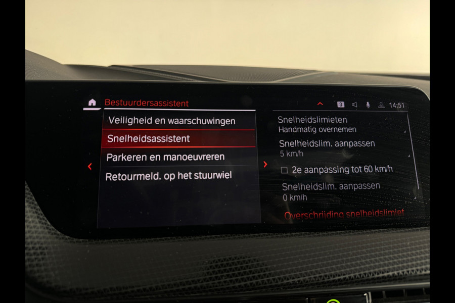 BMW 1-serie 120i High Executive Pano|Sfeer|HuD|Leder|Lane Assist