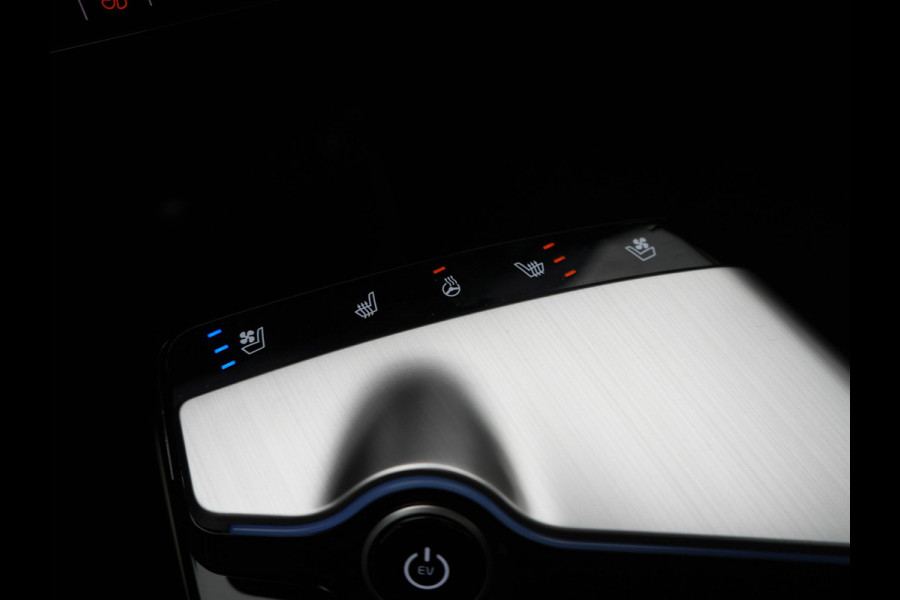 Kia Ev6 GT-Line 77.4 kWh 229pk Dealer O.H. | Panodak | Adaptive Cruise | Head Up | Meridian Audio | 360 Camera | Alcantara Sportstoelen Memory & Ventilatie | Keyless | BLIS | Stoelen & Stuur Verwarmd | Apple Carplay | Navigatie | DAB