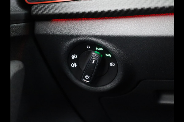 Škoda Kamiq 1.0 TSI Monte Carlo 115pk DSG-7 | 18 inch | Blind Spot | Stoeverwarming | Adaptive Cruise | Panoramadak | Sportstoelen |