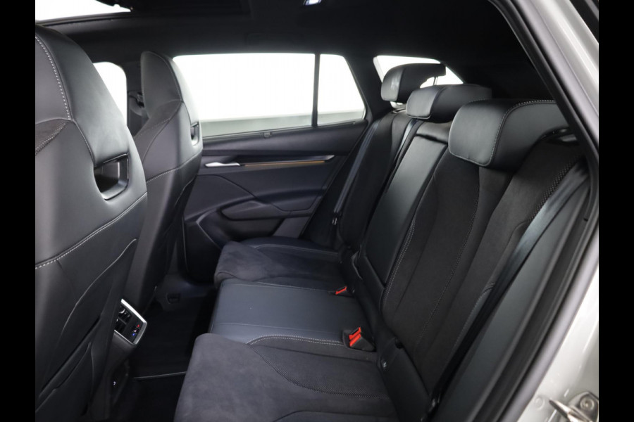 Škoda Enyaq 60 Sportline 204pk | Panoramadak | Elektrische stoel memory | Blind spot | Adaptive Cruise Control