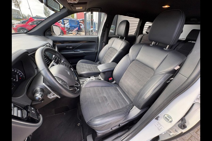 Mitsubishi Outlander 2.0 Benzine 4WD AUTOMAAT,LEER,CAMERA, 7 persoons