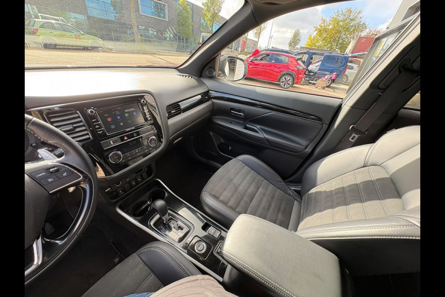 Mitsubishi Outlander 2.0 Benzine 4WD AUTOMAAT,LEER,CAMERA, 7 persoons