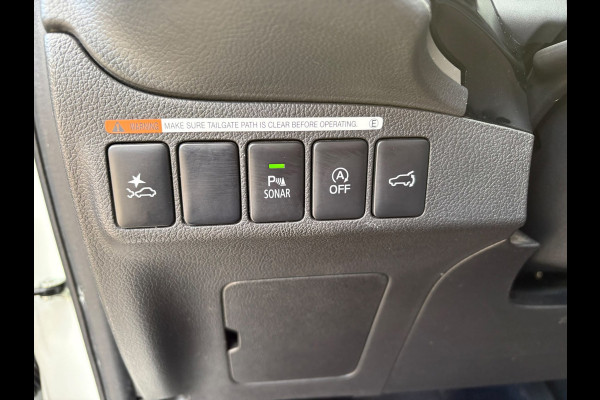 Mitsubishi Outlander 2.0 Benzine 4WD AUTOMAAT,LEER,CAMERA, 7 persoons