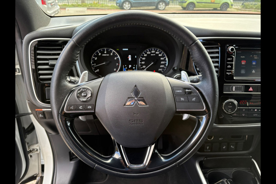 Mitsubishi Outlander 2.0 Benzine 4WD AUTOMAAT,LEER,CAMERA, 7 persoons