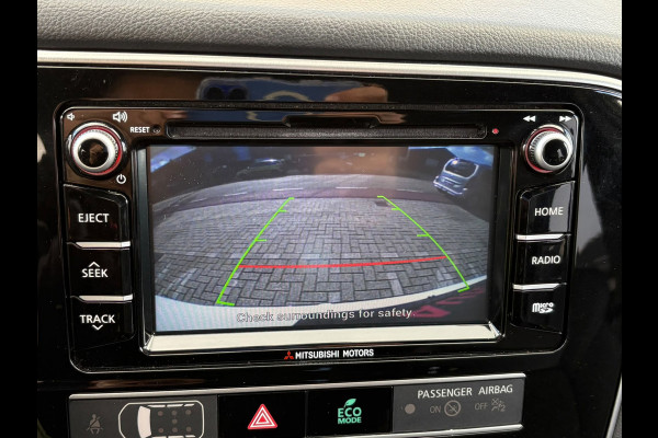 Mitsubishi Outlander 2.0 Benzine 4WD AUTOMAAT,LEER,CAMERA, 7 persoons