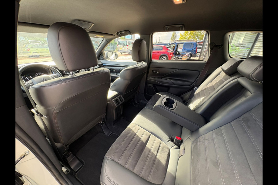 Mitsubishi Outlander 2.0 Benzine 4WD AUTOMAAT,LEER,CAMERA, 7 persoons