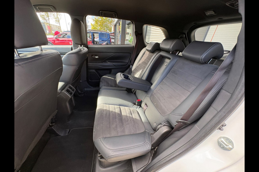 Mitsubishi Outlander 2.0 Benzine 4WD AUTOMAAT,LEER,CAMERA, 7 persoons