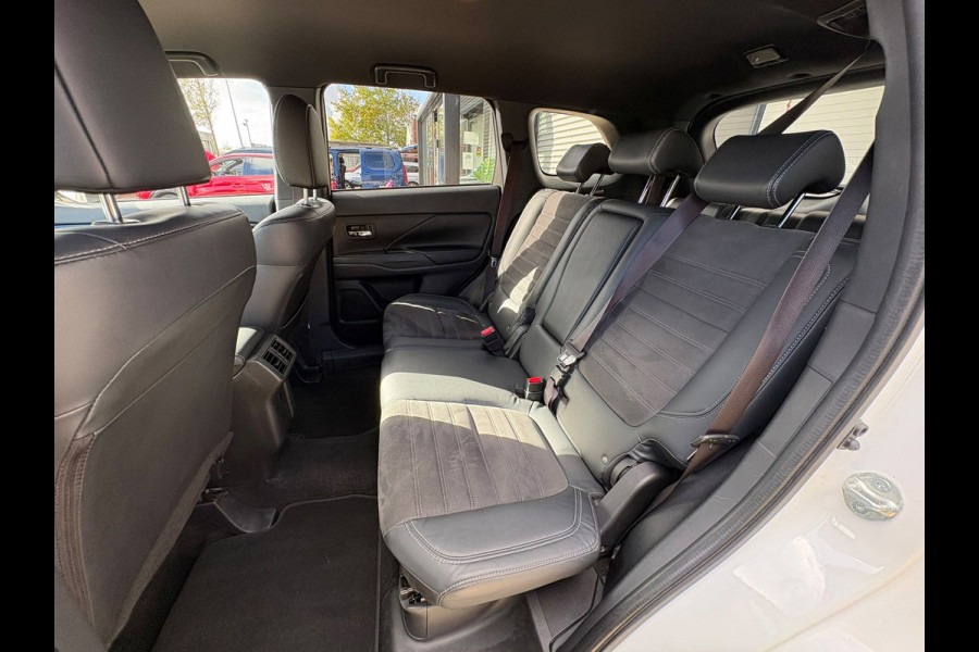 Mitsubishi Outlander 2.0 Benzine 4WD AUTOMAAT,LEER,CAMERA, 7 persoons