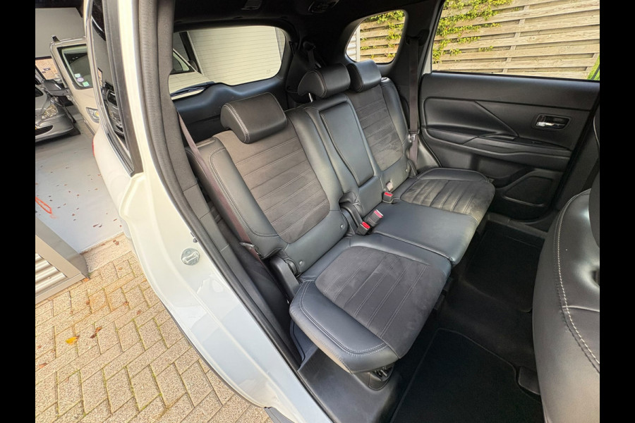 Mitsubishi Outlander 2.0 Benzine 4WD AUTOMAAT,LEER,CAMERA, 7 persoons