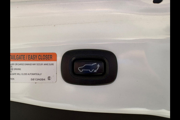 Mitsubishi Outlander 2.0 Benzine 4WD AUTOMAAT,LEER,CAMERA, 7 persoons