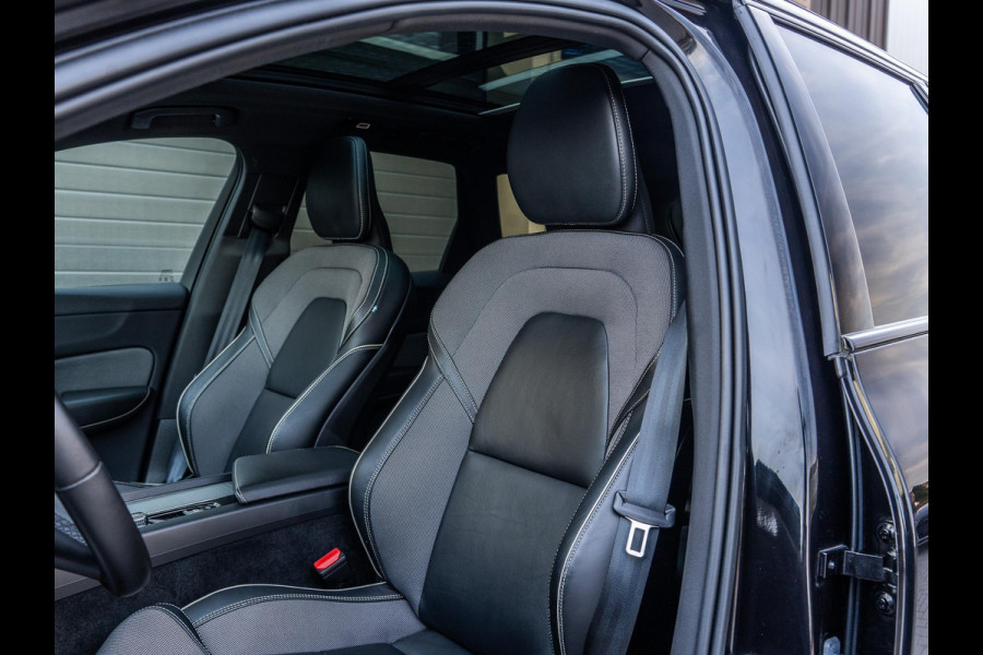 Volvo XC60 2.0 T6 Plug-in hybrid AWD Ultra Black Edition - R-Design l Pano l HUD l Memory
