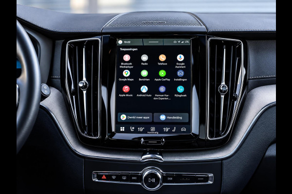 Volvo XC60 2.0 T6 Plug-in hybrid AWD Ultra Black Edition - R-Design l Pano l HUD l Memory