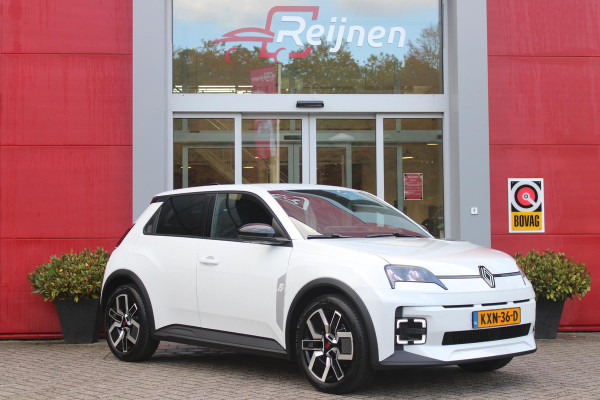 Renault 5 COMFORT RANGE TECHNO 150PK 52 kWh *NIEUWE AUTO!* | PACK WINTER TECHNO: (ELEKTRISCH VERWARMBARE VOORSTOELEN, ELEKTRISCH VERWARMBAAR STUURWIEL, BESTUUDERSSTOEL MET ELEKTRSCH VERSTELBARE LENDESTEUN, IN HOOGTE VERSTELBARE PASSAGIERSSTOEL) | LICHTMETALEN VELGEN 18" | ADAPTIVE CRUISE CONTROL | FULL LED KOPLAMPEN MET FRANSE VLAG | ELEKTRTISCH INKLABARE EN VERWARMBARE BUITENSPIEGELS | ACHTERUITRIJ CAMERA | SFEER VERLICHTING | GOOGLE MAPS NAVIGATIE | DRAADLOZE TELEFOONLADER | PRIVACY GLASS | 100KW SNELLAAD FUNCTIE | DRAADLOZE APPLE CARPLAY/ANDROID AUTO | DAB+ RADIO | SFEER VERL
