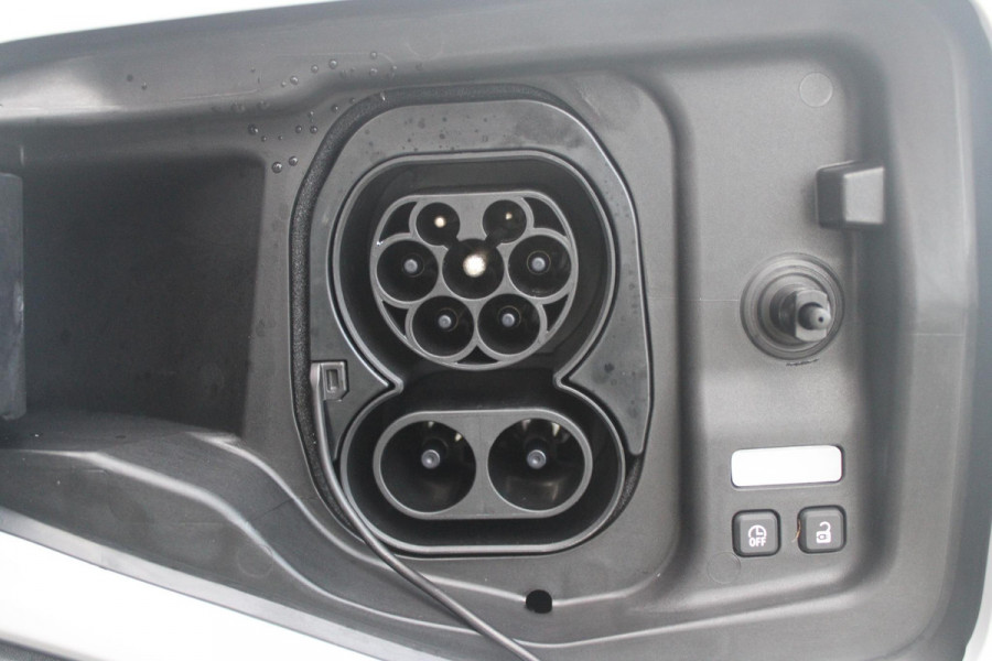 Renault 5 COMFORT RANGE TECHNO 150PK 52 kWh *NIEUWE AUTO!* | PACK WINTER TECHNO: (ELEKTRISCH VERWARMBARE VOORSTOELEN, ELEKTRISCH VERWARMBAAR STUURWIEL, BESTUUDERSSTOEL MET ELEKTRSCH VERSTELBARE LENDESTEUN, IN HOOGTE VERSTELBARE PASSAGIERSSTOEL) | LICHTMETALEN VELGEN 18" | ADAPTIVE CRUISE CONTROL | FULL LED KOPLAMPEN MET FRANSE VLAG | ELEKTRTISCH INKLABARE EN VERWARMBARE BUITENSPIEGELS | ACHTERUITRIJ CAMERA | SFEER VERLICHTING | GOOGLE MAPS NAVIGATIE | DRAADLOZE TELEFOONLADER | PRIVACY GLASS | 100KW SNELLAAD FUNCTIE | DRAADLOZE APPLE CARPLAY/ANDROID AUTO | DAB+ RADIO | SFEER VERL